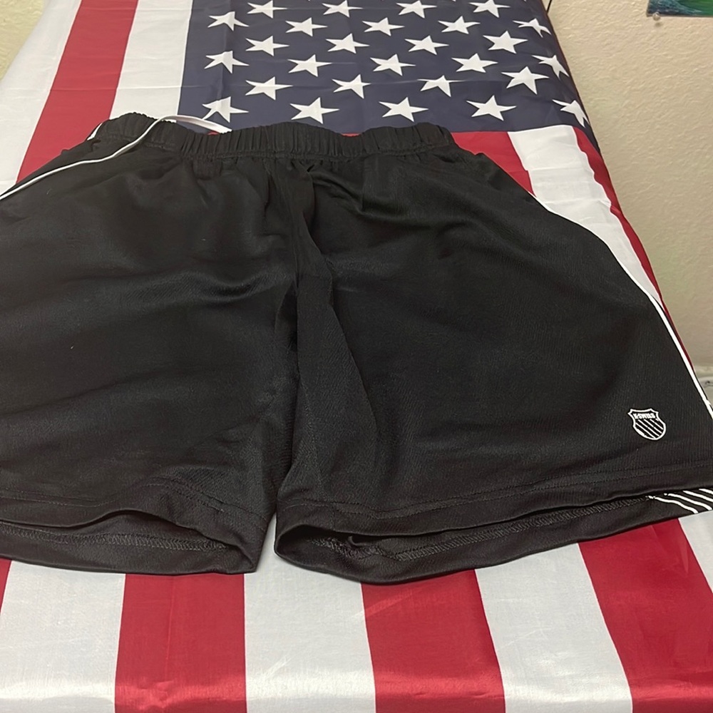 Kswoss black pockets black shorts